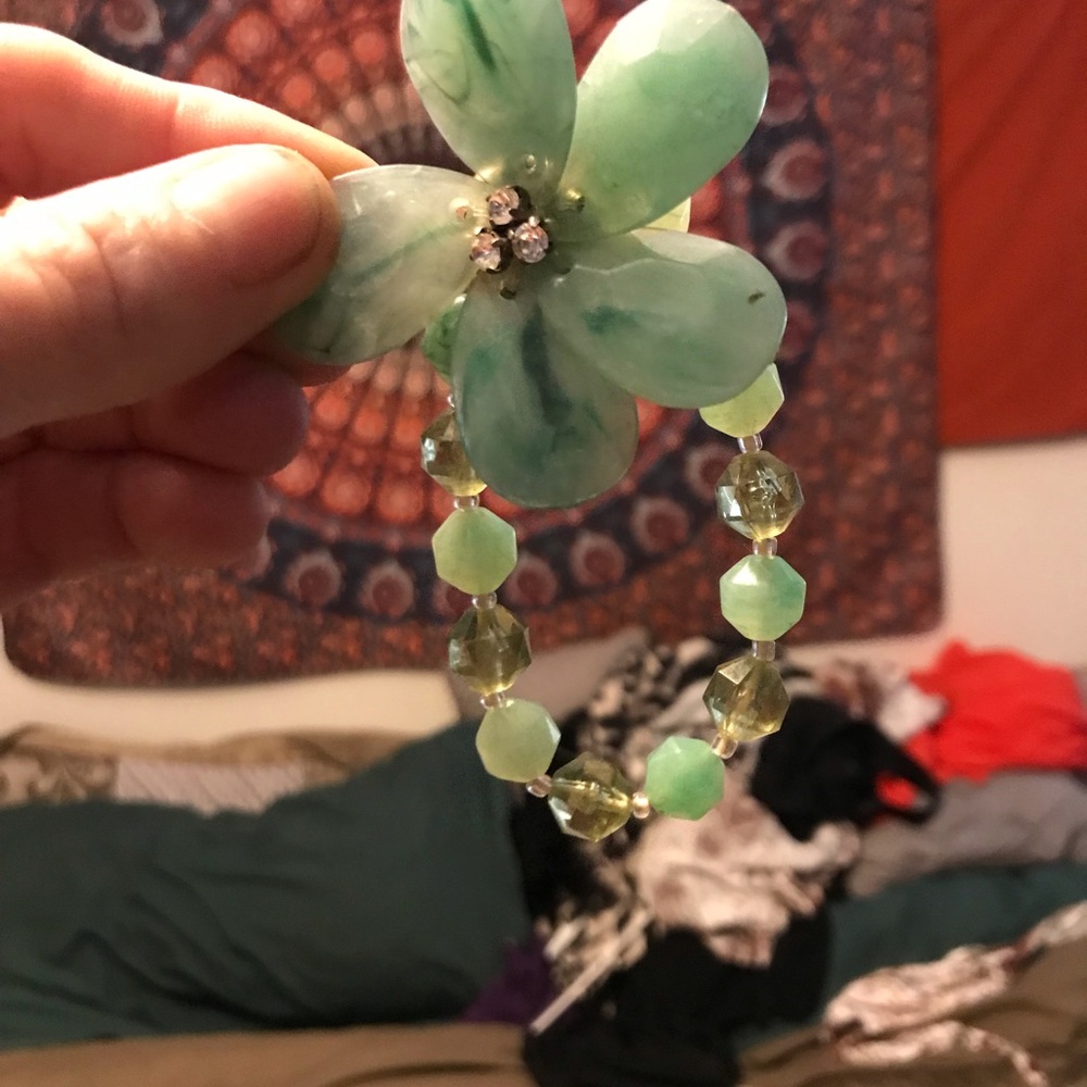 Green stretchy bracelet with flower! Super cute!